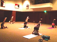 ベーシック・ヨガ（ハタ・ヨガ）　Basic Yoga(Hata Yoga)